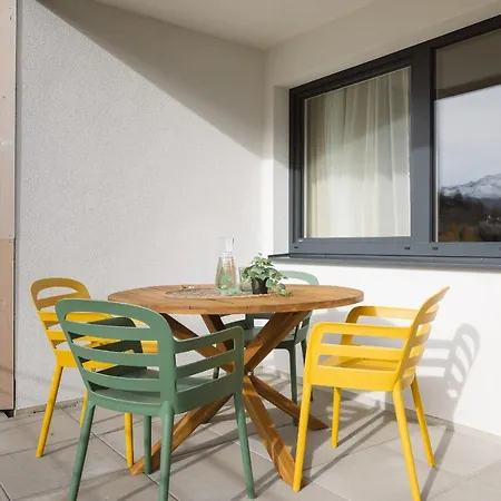 Momente Apartment Grins